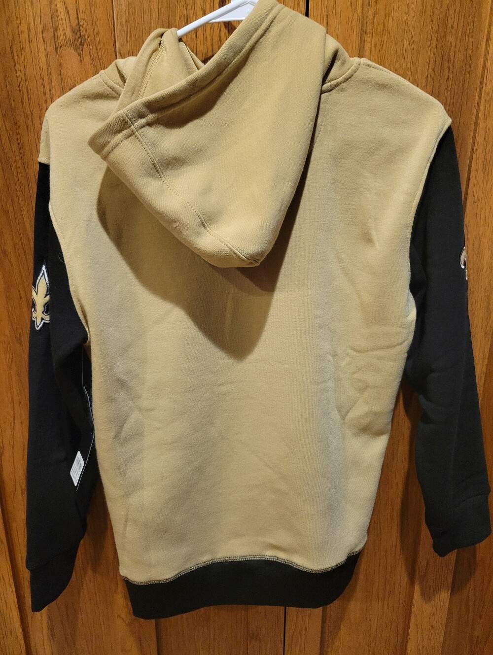 NWT New Orlean Saints Football Hoodie. Youth 14-16 - Picture 2 of 8